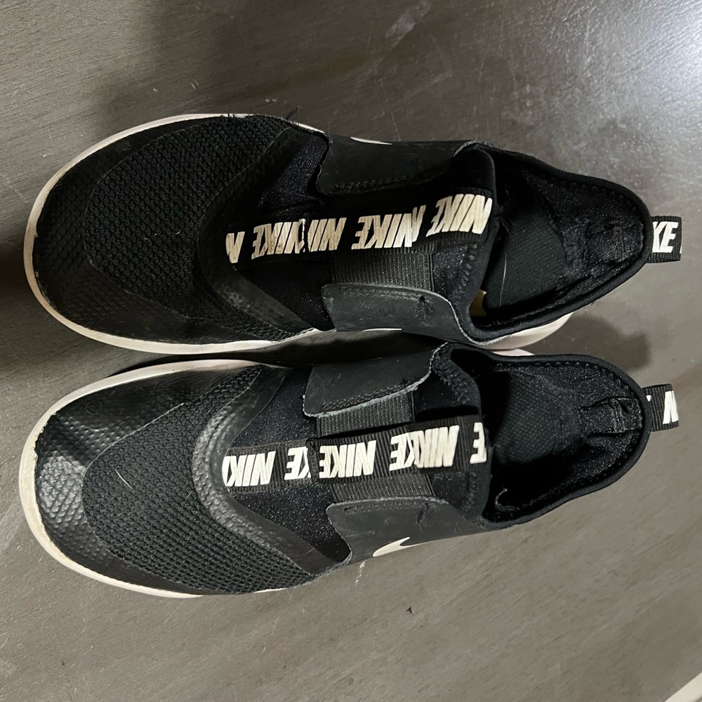 Nike slip on shoes